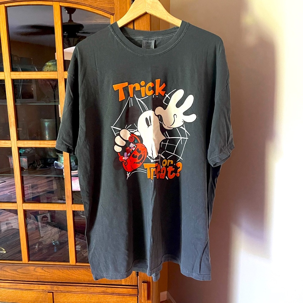 DISNEY MICKEY TRICK OR TREAT OVERSIZED TEE